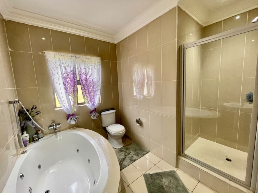 4 Bedroom Property for Sale in Buffelsfontein A H North West